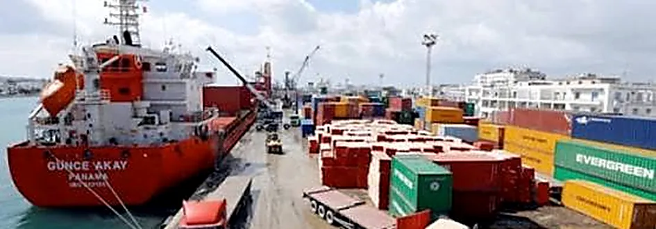 Bulk vessel at berth